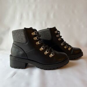 St. John’s Bay Lakeline Women’s Lace-Up Ankle Boots Black Memory Foam Size 6